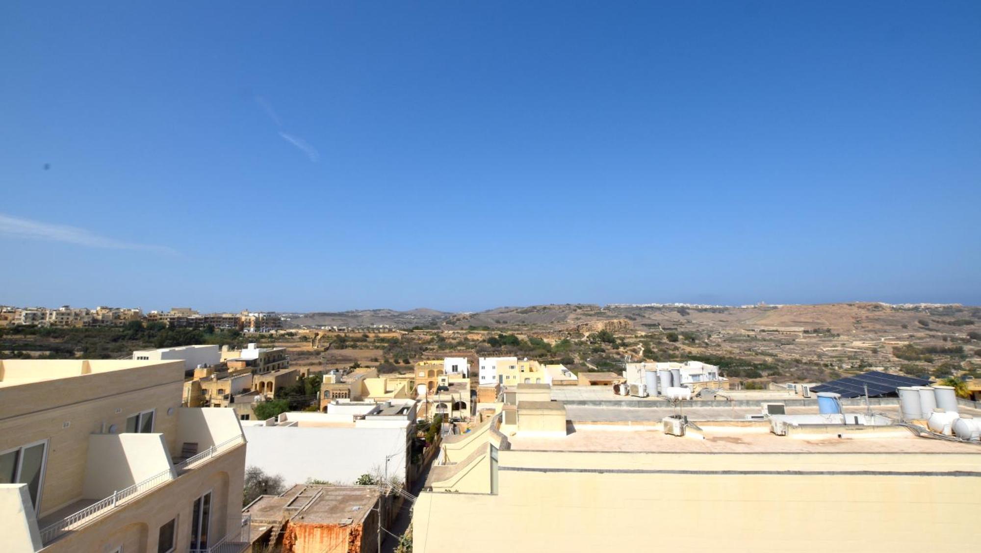 شقة Spacious 3br Penthouse With Large Front Terrace - Stone Bbq & Sun Loungers