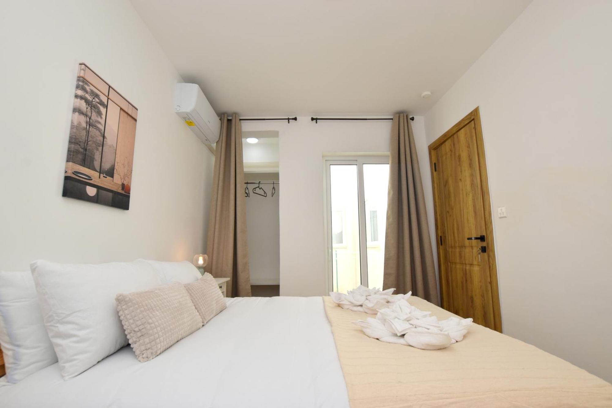 Spacious 3br Penthouse With Large Front Terrace - Stone Bbq & Sun Loungers Apartment Xaghra