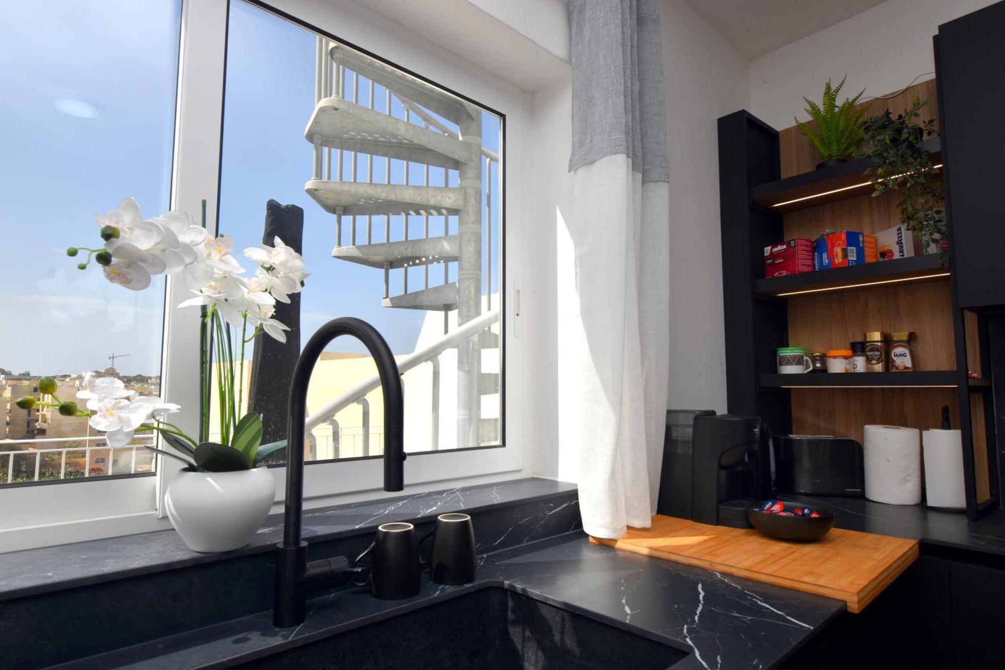 شقة Spacious 3br Penthouse With Large Front Terrace - Stone Bbq & Sun Loungers