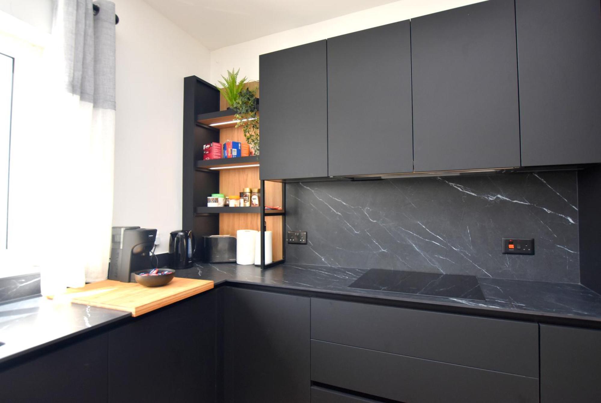Spacious 3br Penthouse With Large Front Terrace - Stone Bbq & Sun Loungers * Xaghra