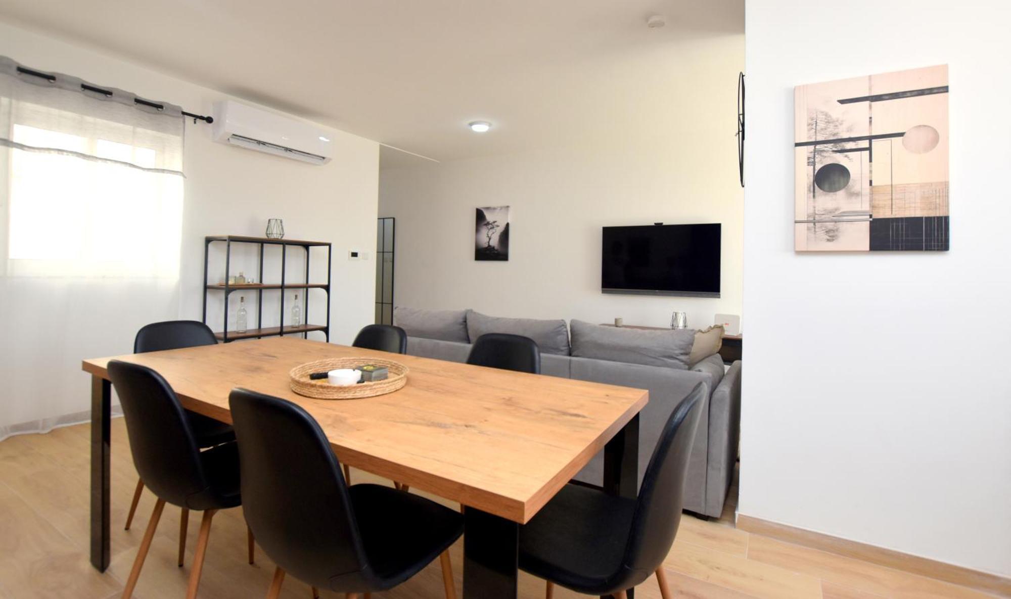 Spacious 3br Penthouse With Large Front Terrace - Stone Bbq & Sun Loungers Xaghra